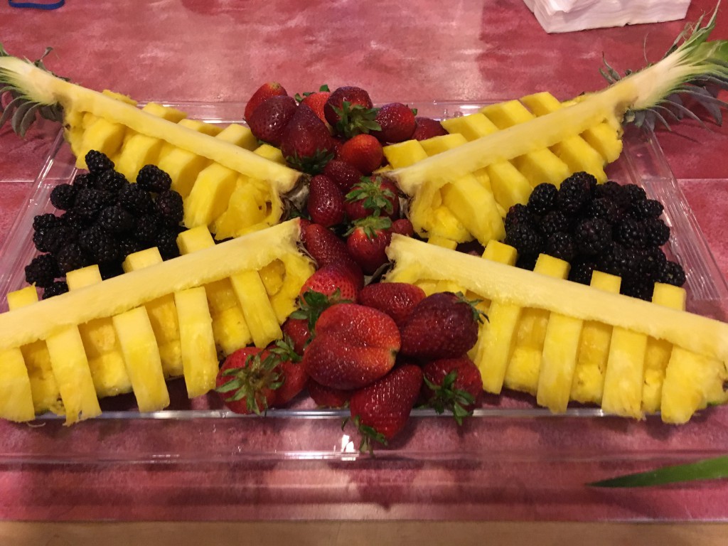 Pineapple Boats on Fruit Tray