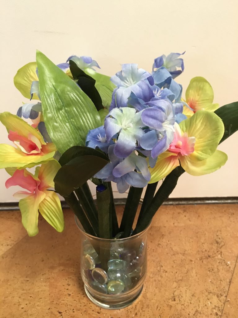 Easy Teacher Gift: Pot of Flowering Pens